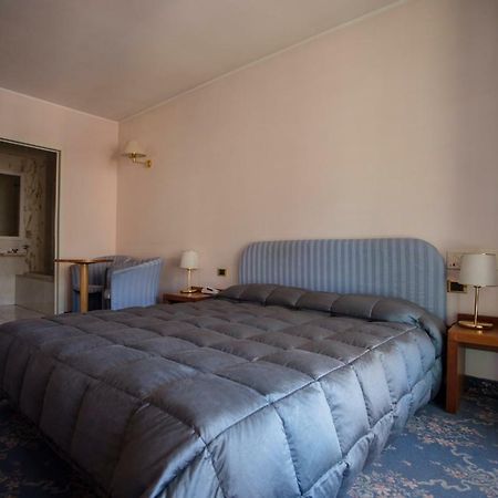 Hostellerie Du Cheval Blanc Aosta Zewnętrze zdjęcie