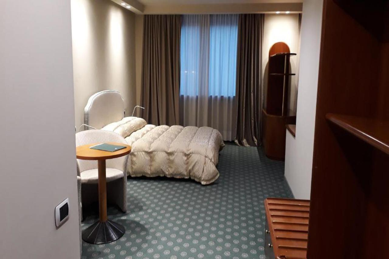 Hostellerie Du Cheval Blanc Aosta Zewnętrze zdjęcie