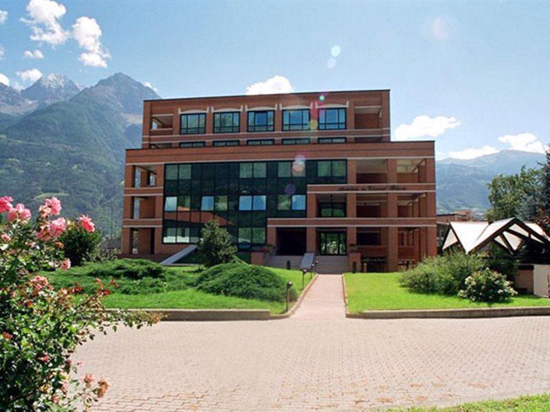 Hostellerie Du Cheval Blanc Aosta Zewnętrze zdjęcie