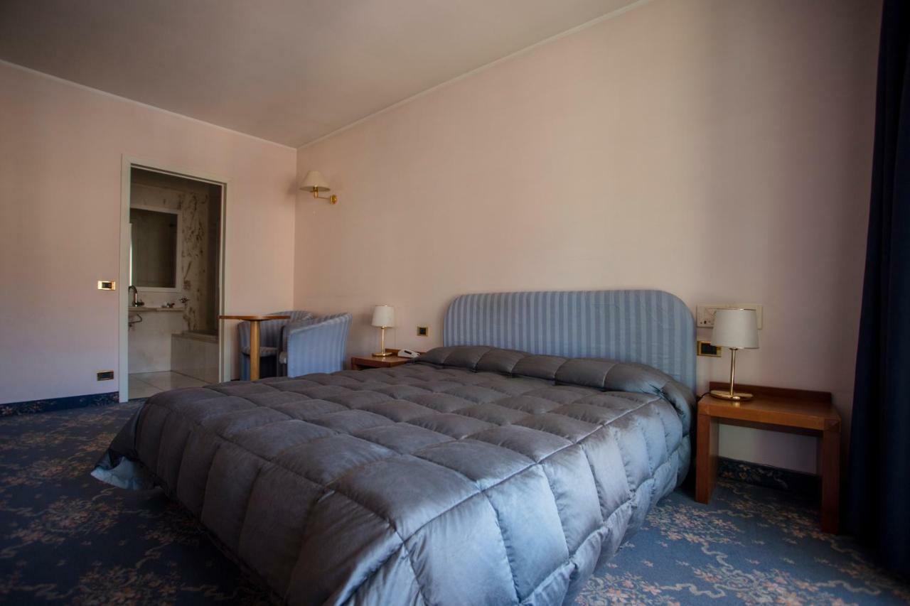 Hostellerie Du Cheval Blanc Aosta Zewnętrze zdjęcie