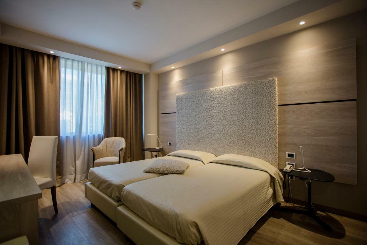 Hostellerie Du Cheval Blanc Aosta Zewnętrze zdjęcie