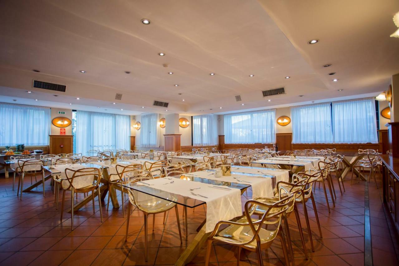 Hostellerie Du Cheval Blanc Aosta Zewnętrze zdjęcie