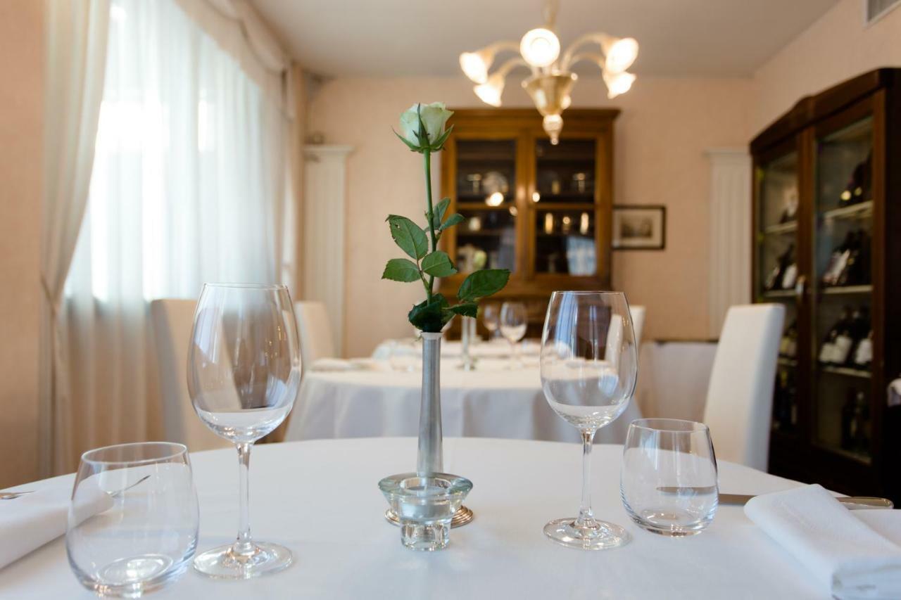 Hostellerie Du Cheval Blanc Aosta Zewnętrze zdjęcie
