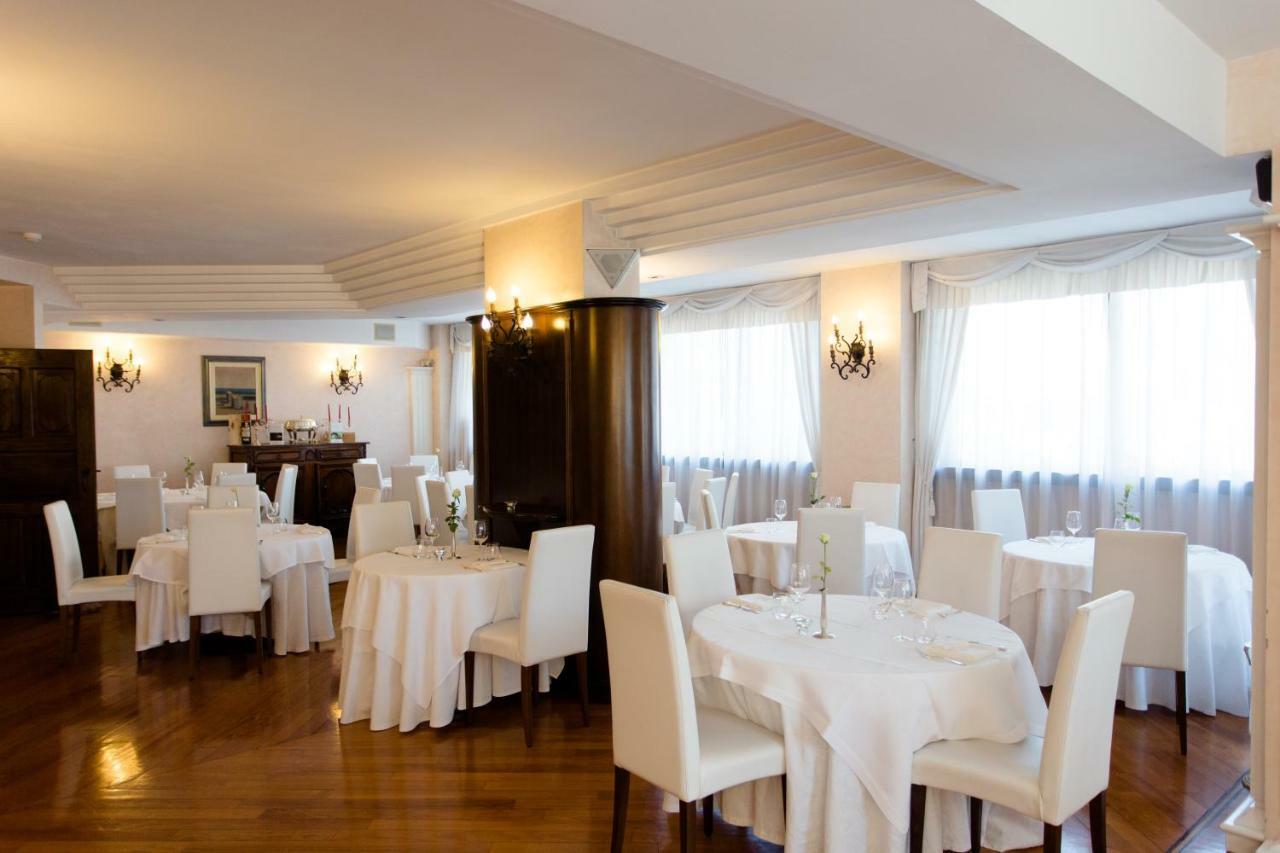 Hostellerie Du Cheval Blanc Aosta Zewnętrze zdjęcie