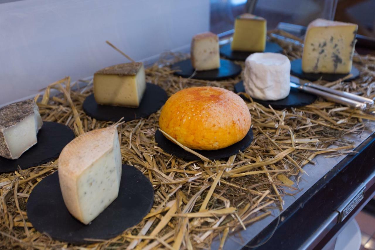 Hostellerie Du Cheval Blanc Aosta Zewnętrze zdjęcie