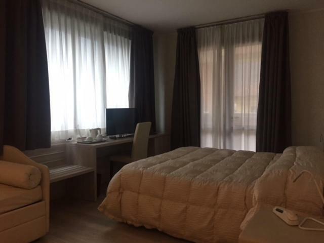 Hostellerie Du Cheval Blanc Aosta Zewnętrze zdjęcie