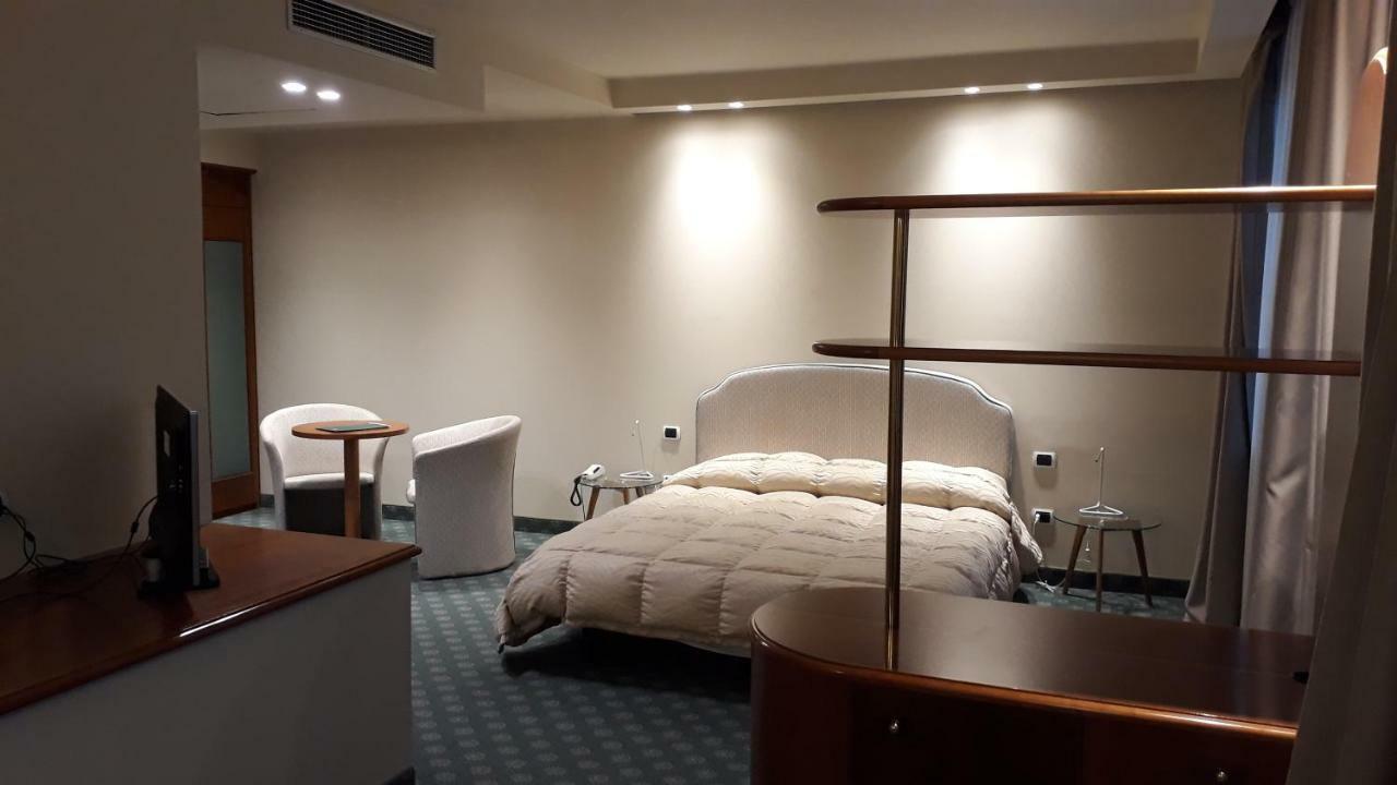 Hostellerie Du Cheval Blanc Aosta Zewnętrze zdjęcie